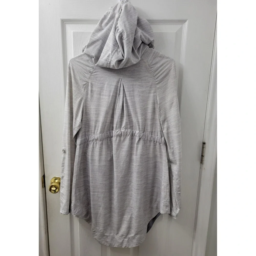 Lululemon Rain Jacket Size 4 Gray Hooded Full Zip Pockets, Cinch Waist EUC